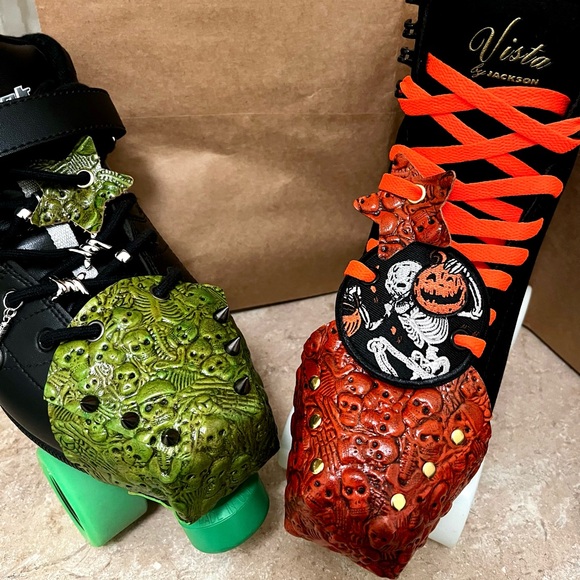 Green neon Skeleton Roller Skates Toe Guards - Picture 6 of 7